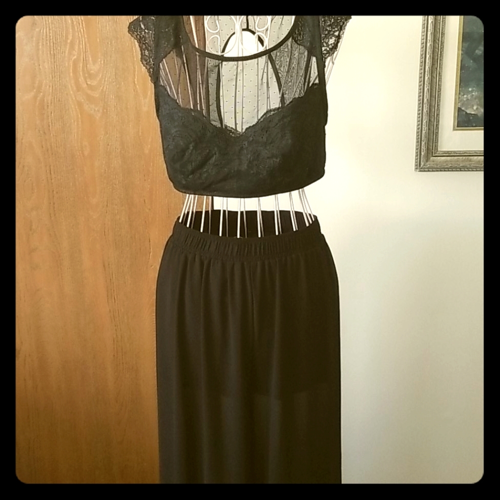 Black crop top